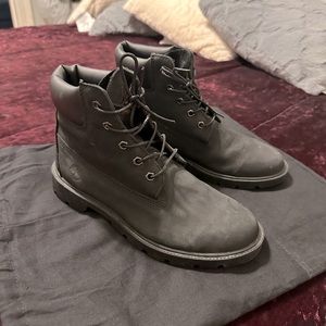 BLACK TIMBERLAND BOOTS 🔥